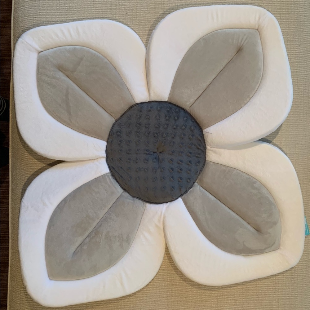 Blooming bath lotus